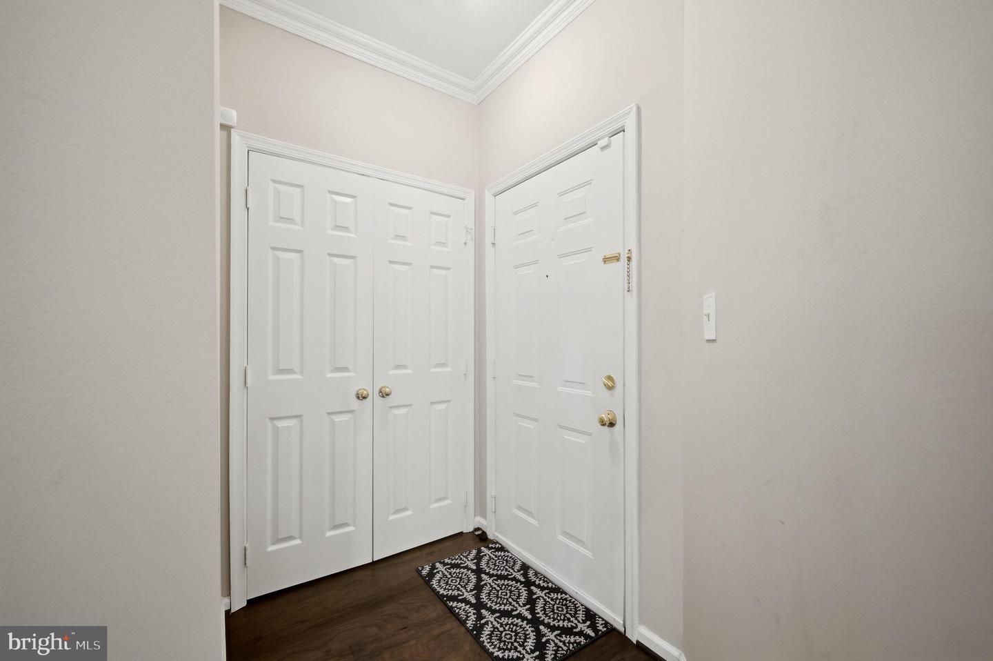 1701 Lake Shore Crest Dr #16 Property Photo 7