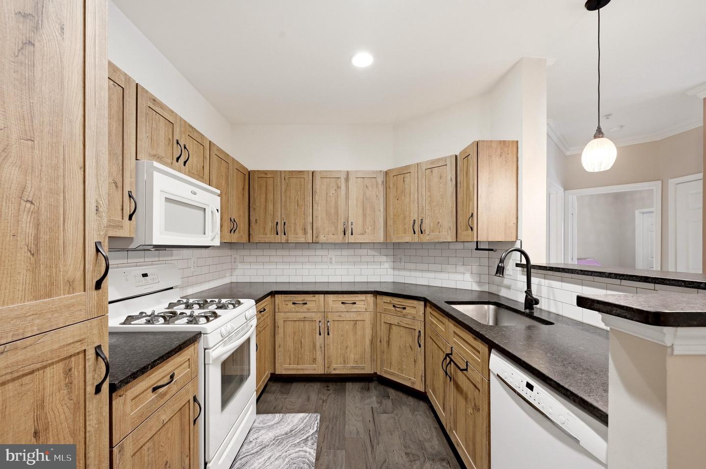 1701 Lake Shore Crest Dr #16 Property Photo 19