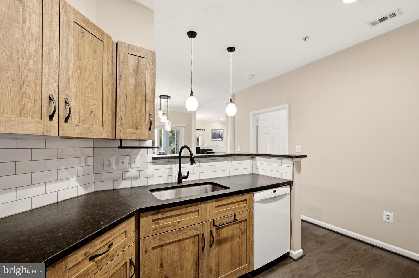 1701 Lake Shore Crest Dr #16 Property Photo 20