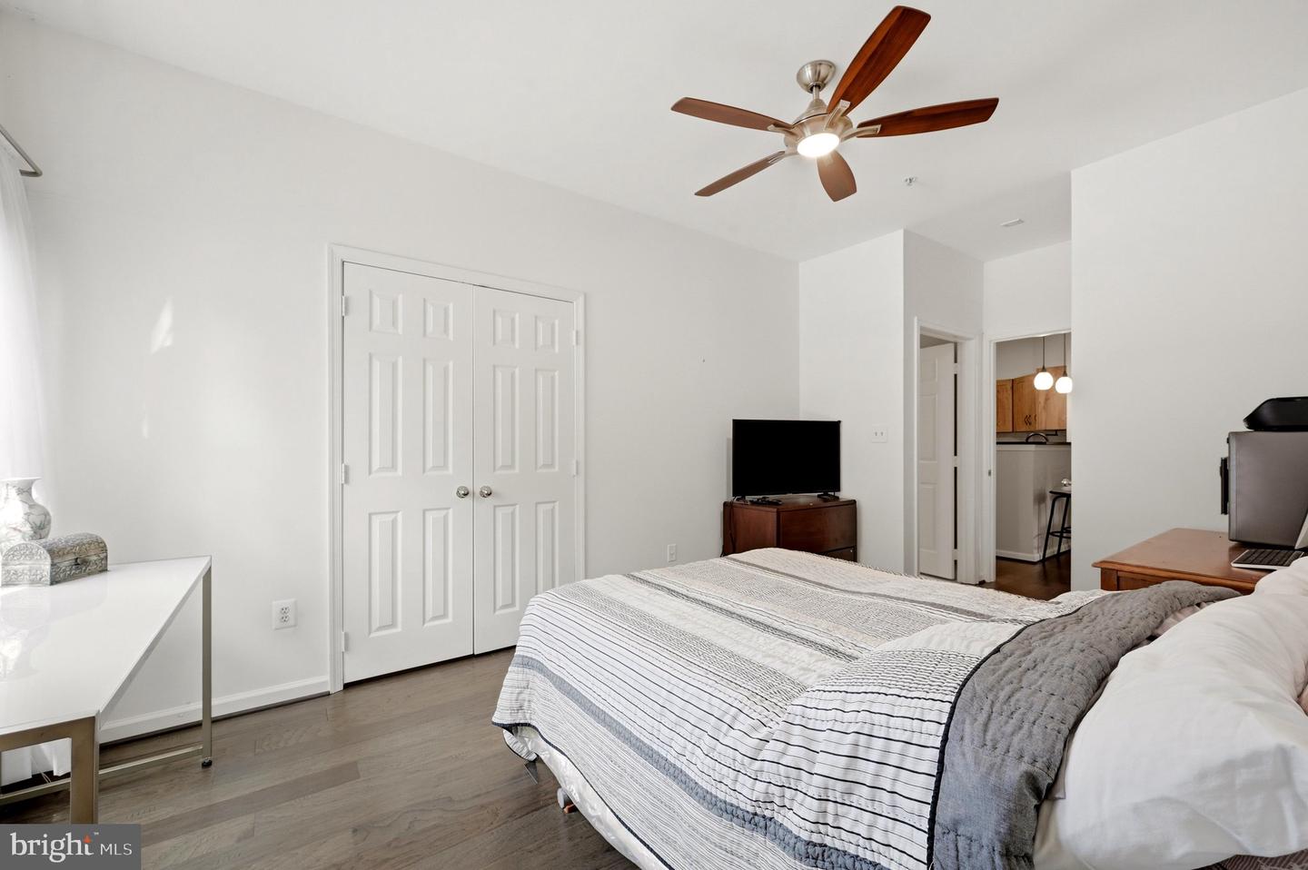 1701 Lake Shore Crest Dr #16 Property Photo 25