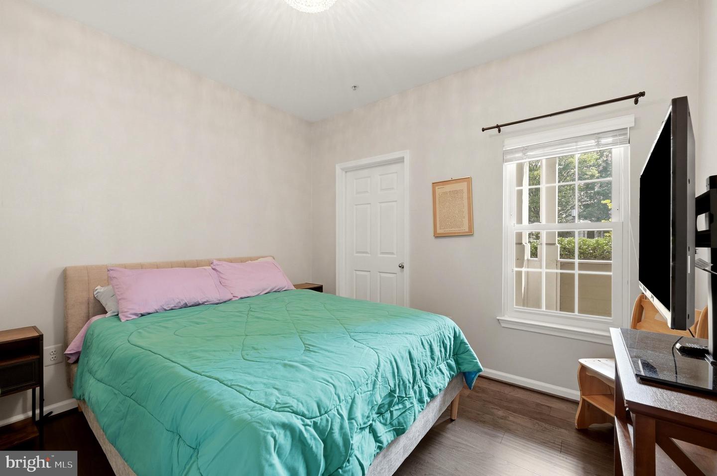 1701 Lake Shore Crest Dr #16 Property Photo 28