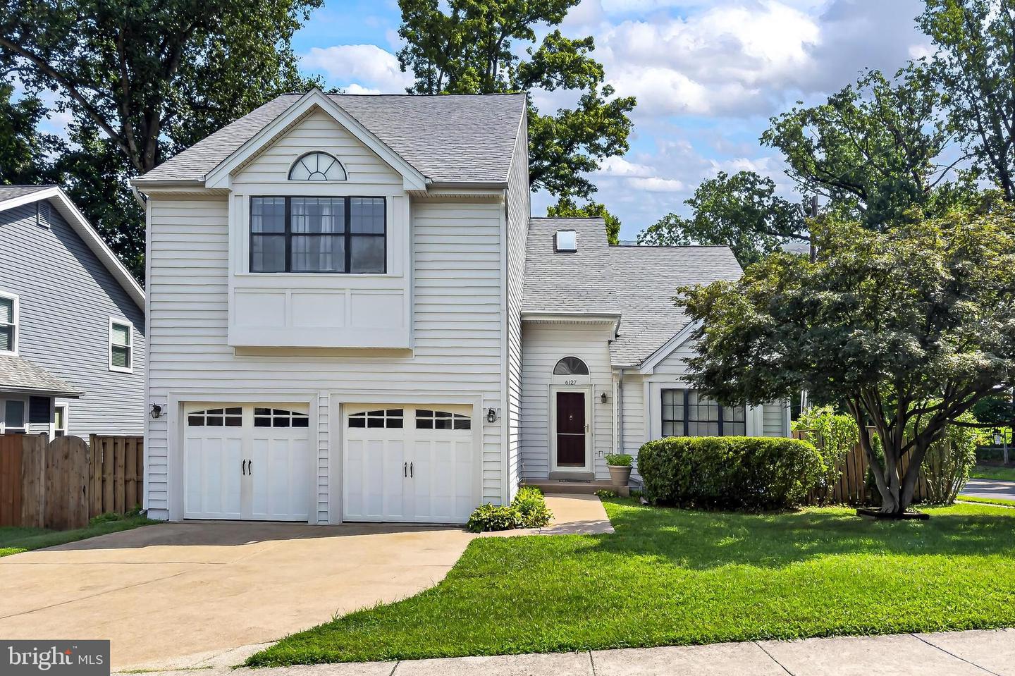 6127 Glen Oaks Ct Property Photo 1