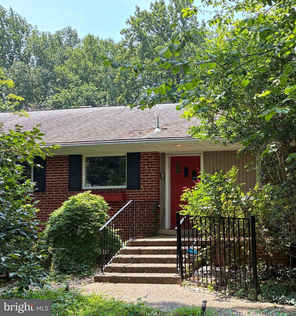 3152 Holmes Run Rd Property Photo 1