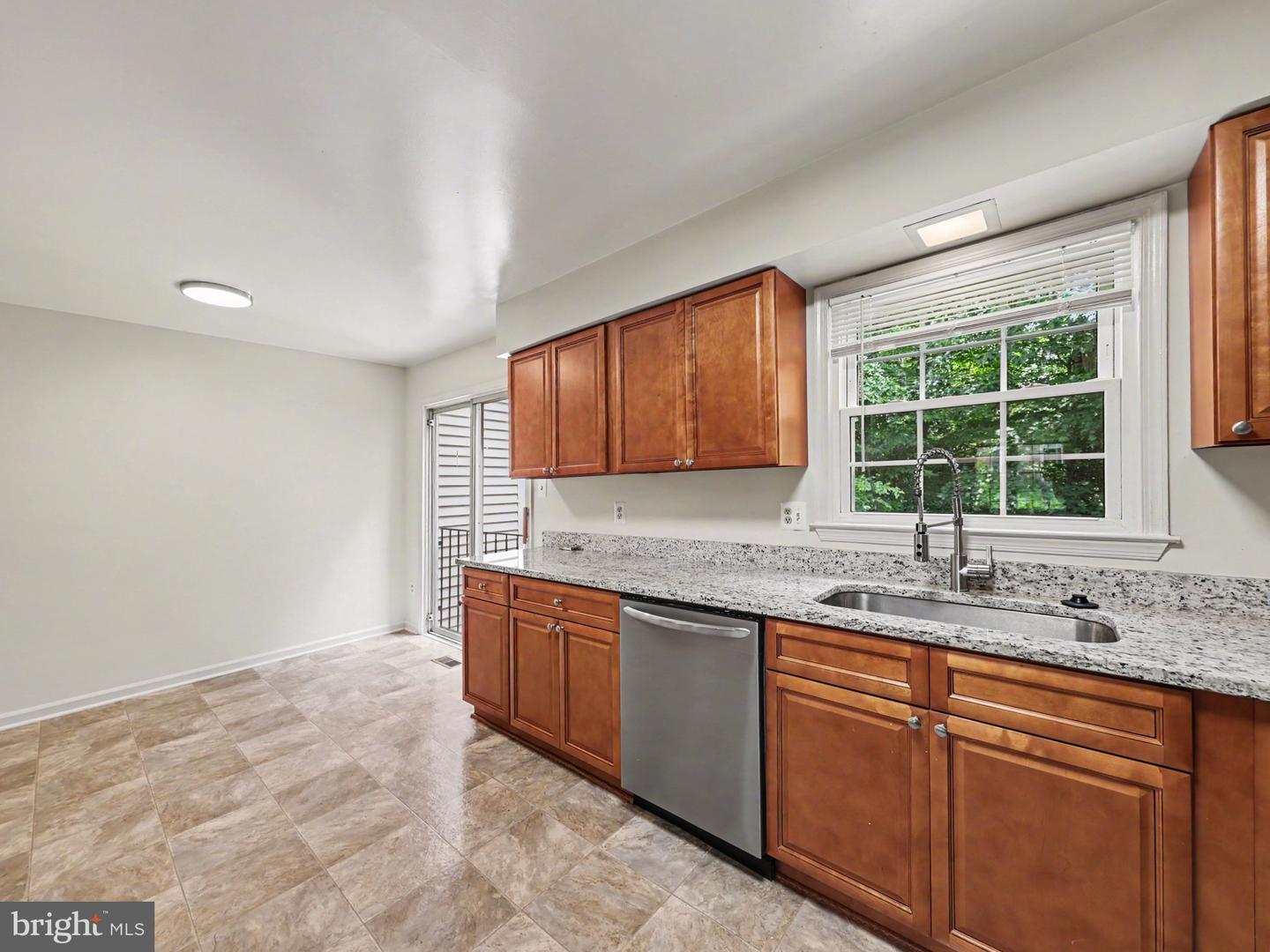 6281 Rathlin Dr Property Photo 8