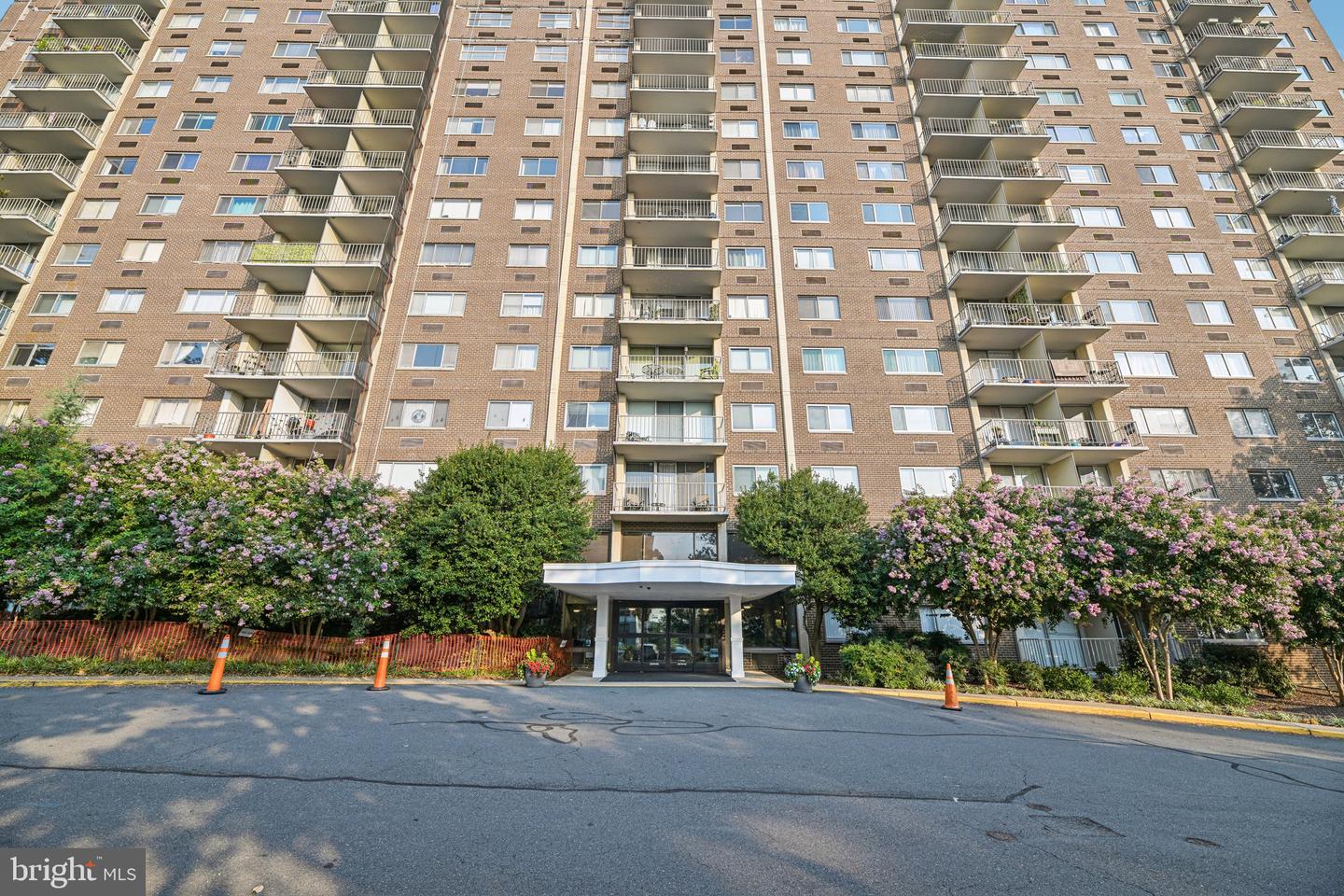 2059 Huntington Ave #1106 Property Photo 1