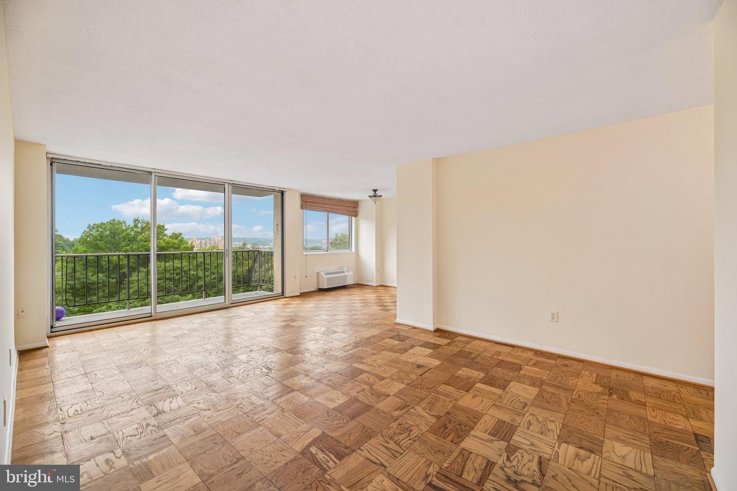 2059 Huntington Ave #1106 Property Photo 2