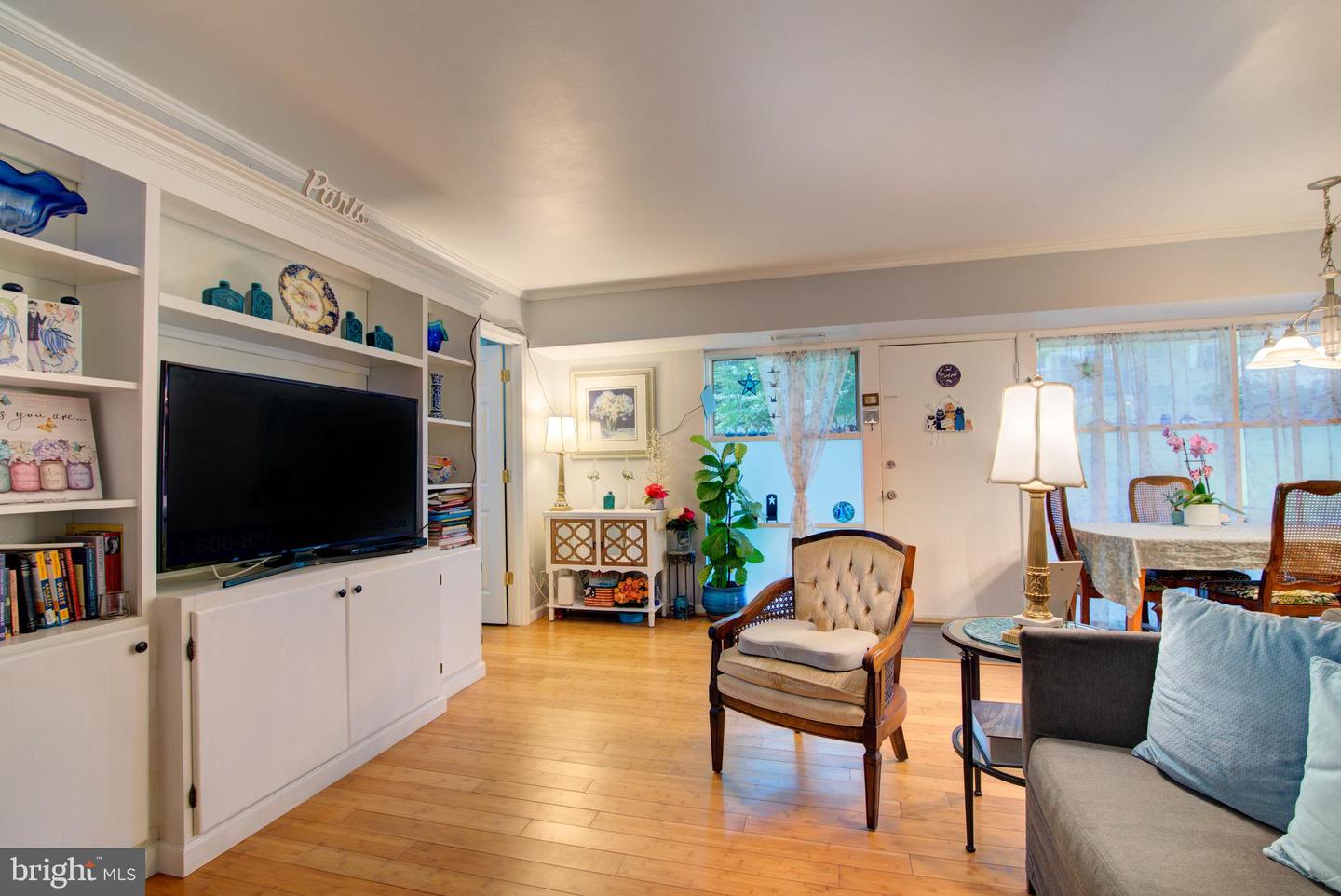 4909 Americana Dr #t6 Property Photo 4