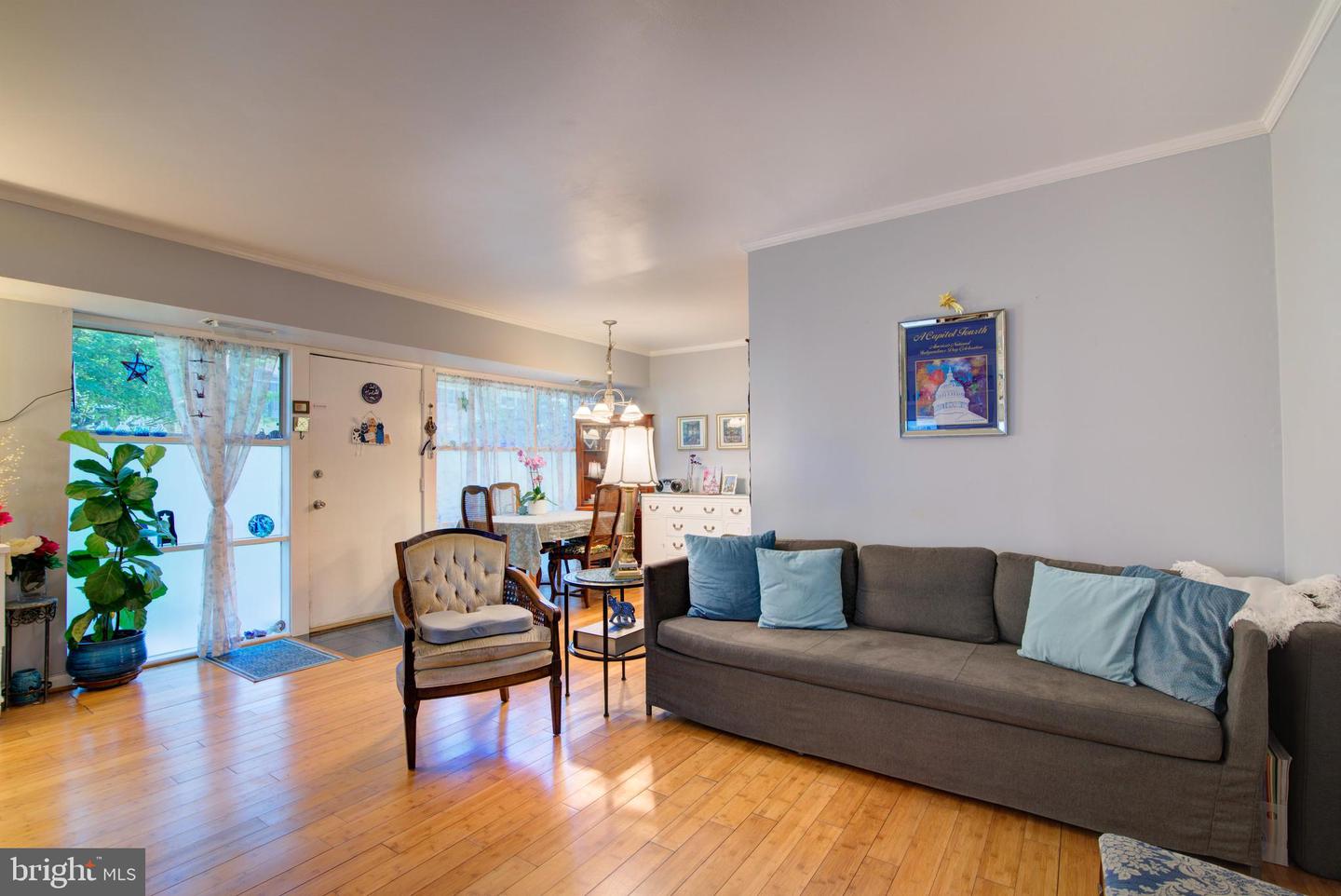 4909 Americana Dr #t6 Property Photo 5