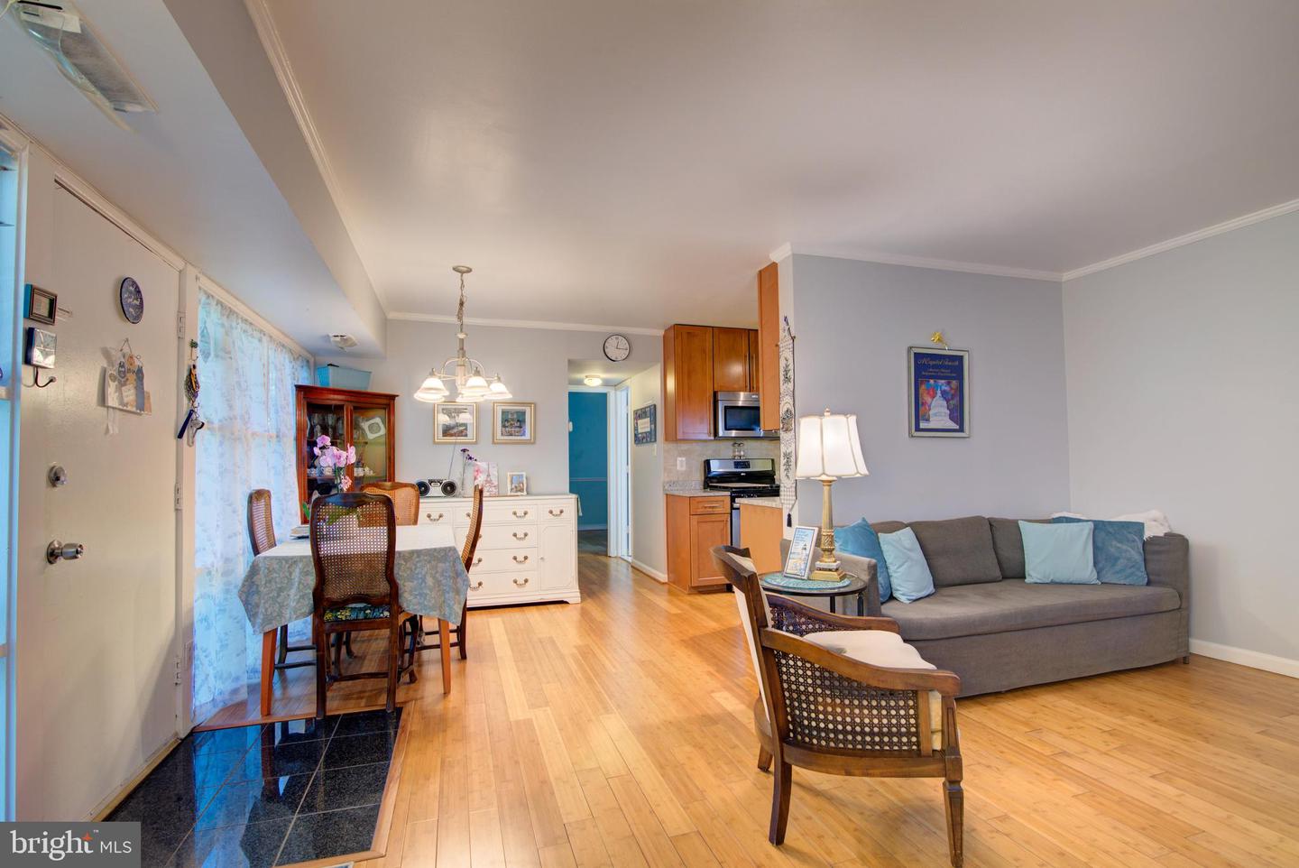 4909 Americana Dr #t6 Property Photo 10