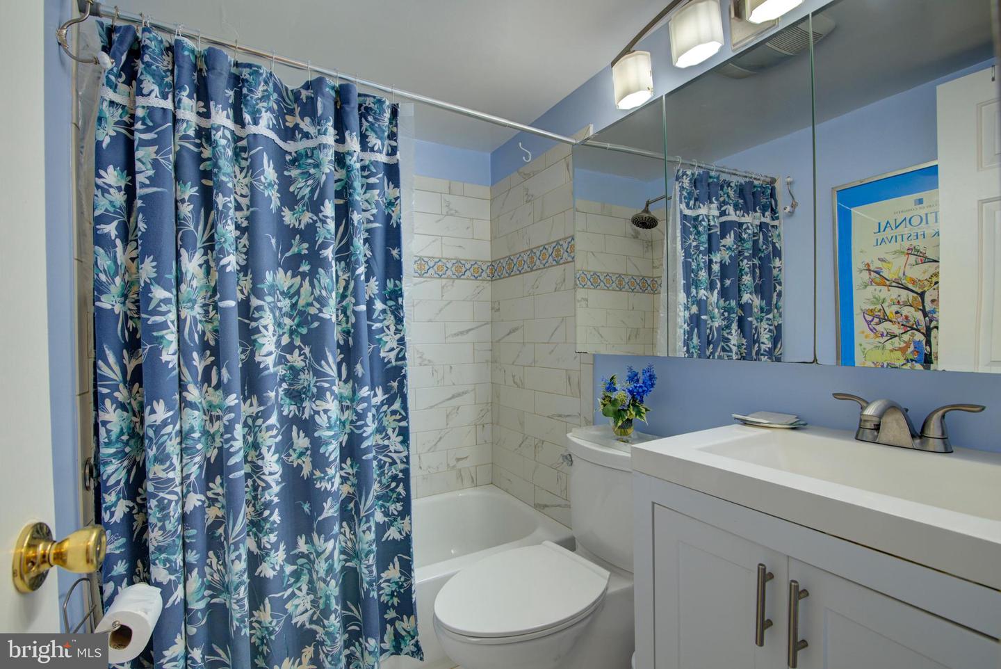 4909 Americana Dr #t6 Property Photo 13