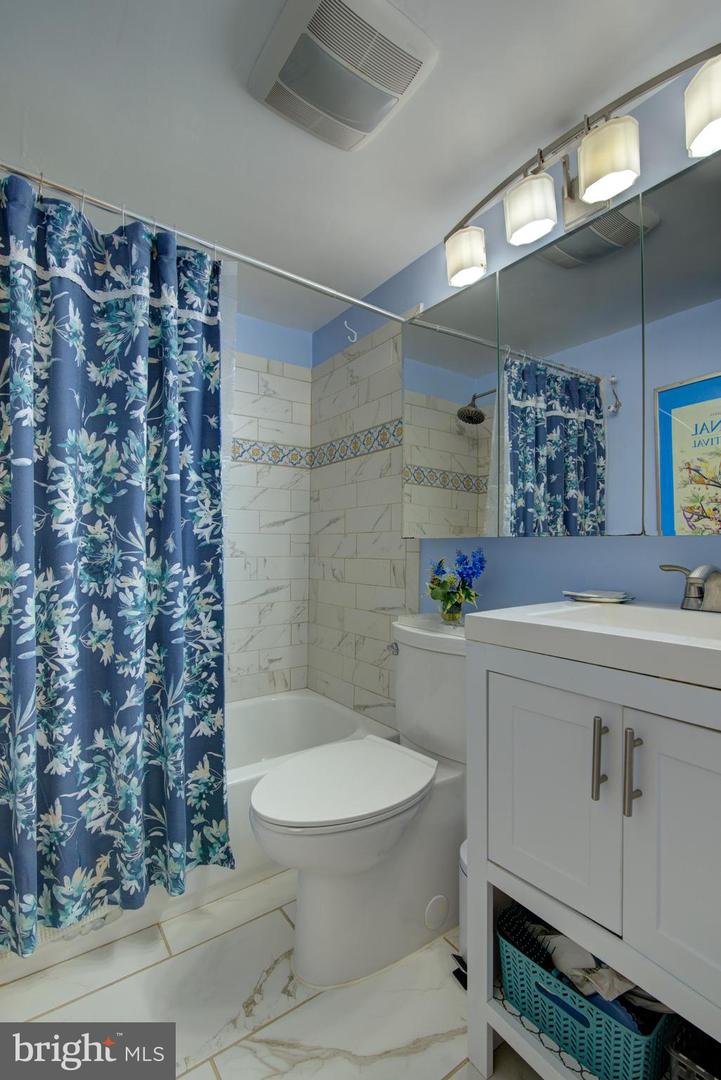 4909 Americana Dr #t6 Property Photo 14