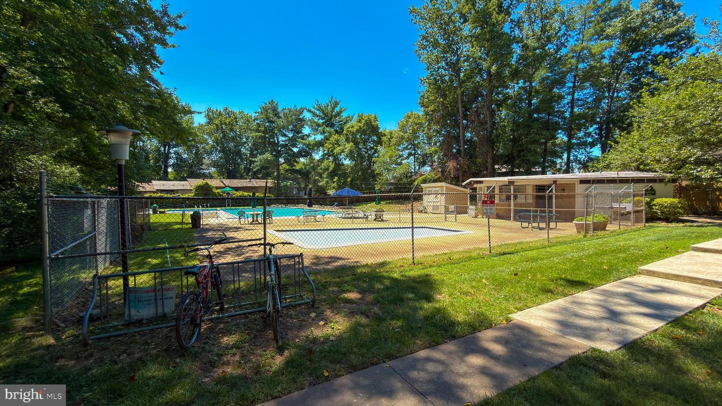 4909 Americana Dr #t6 Property Photo 18