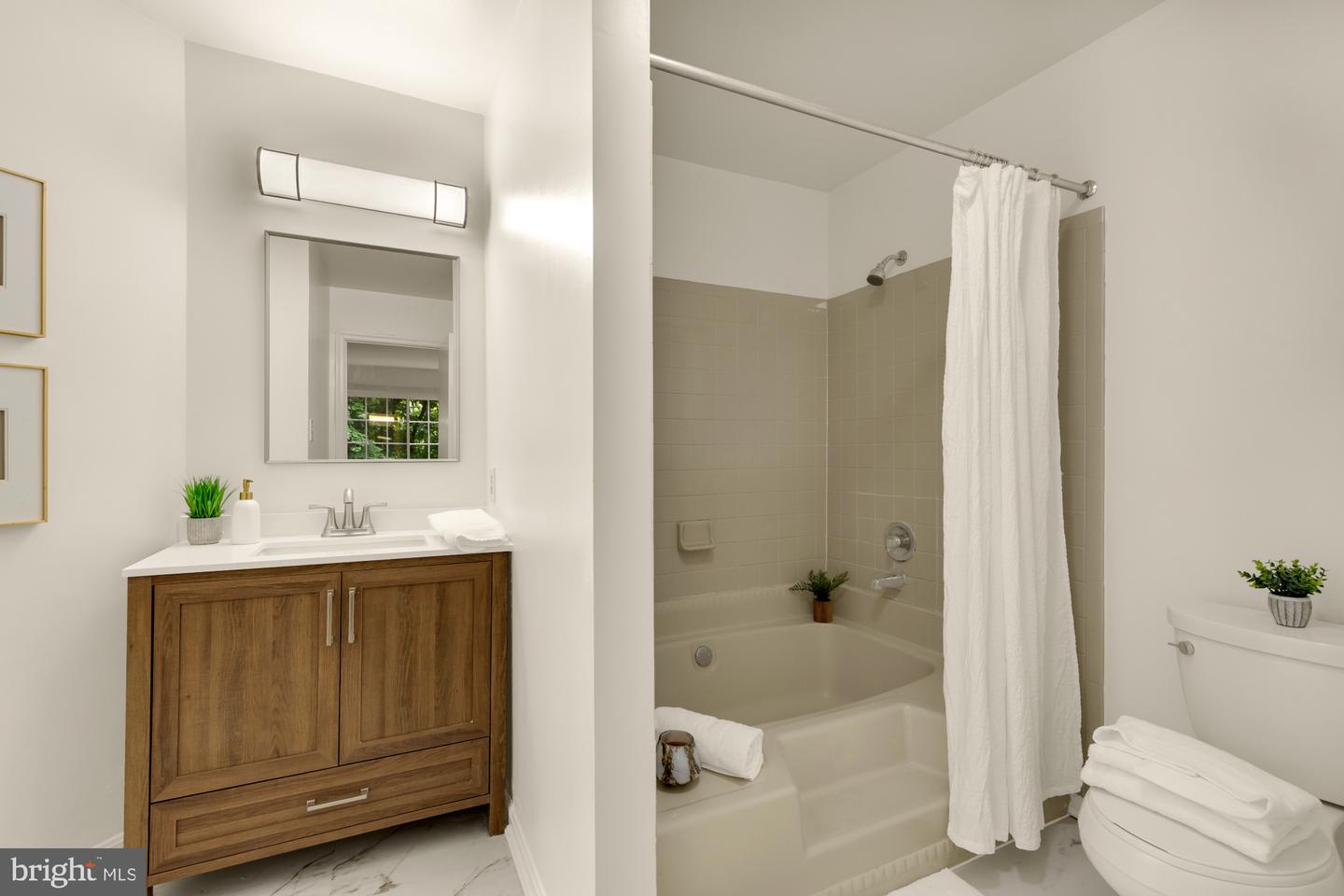 10224 Faire Commons Ct Property Photo 20