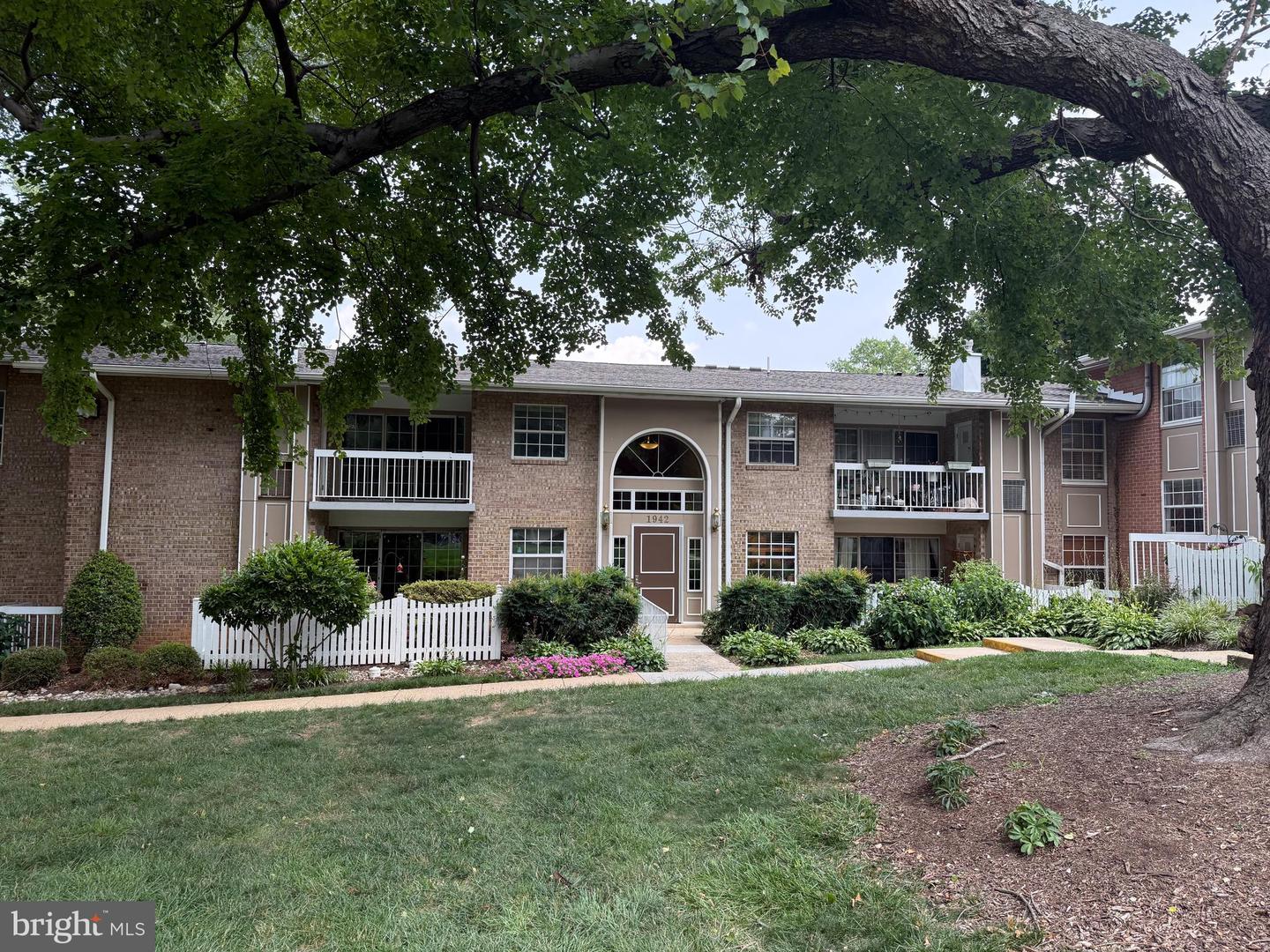 1942 Kennedy Dr #201 Property Photo 1