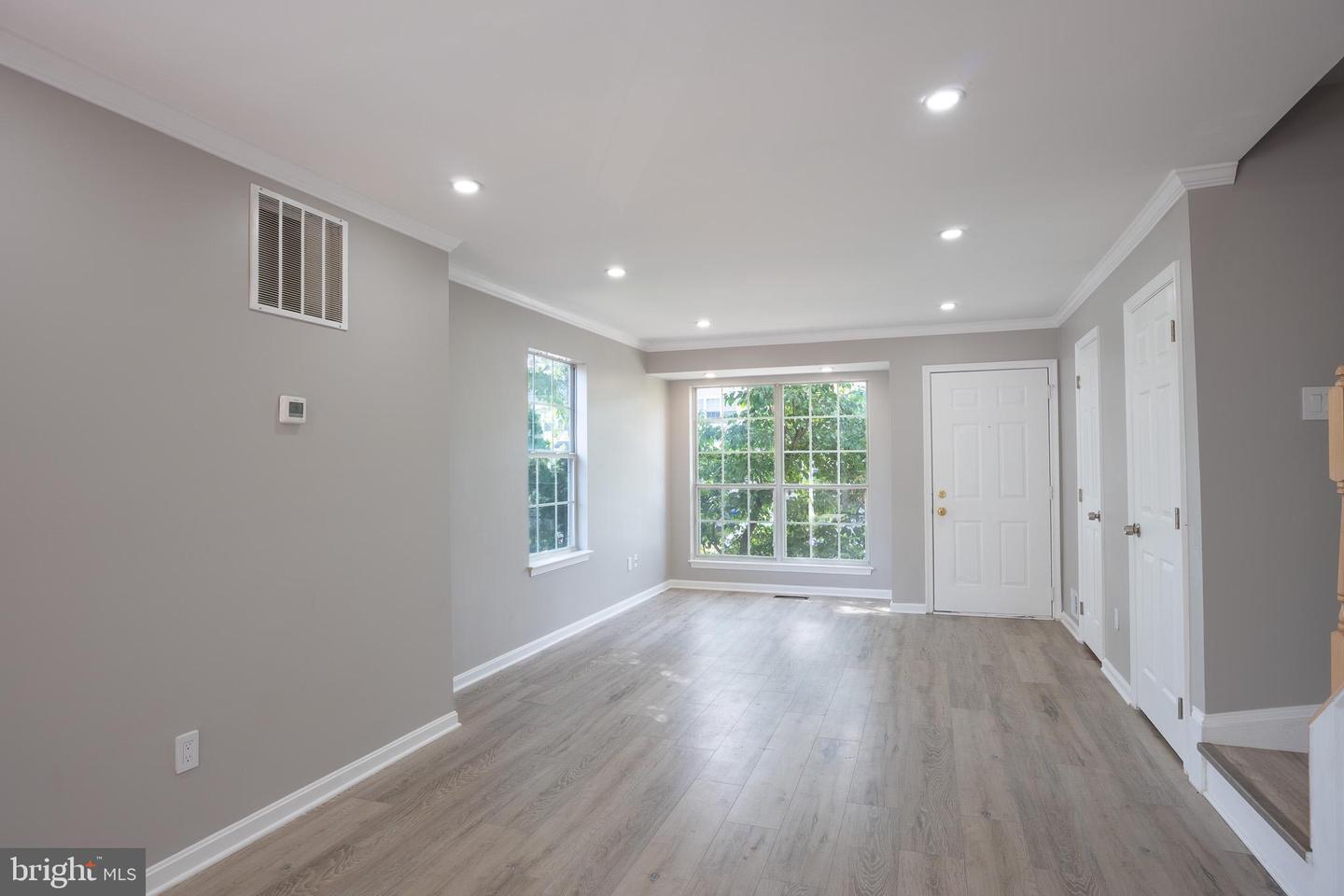 14220 Autumn Cir Property Photo 5