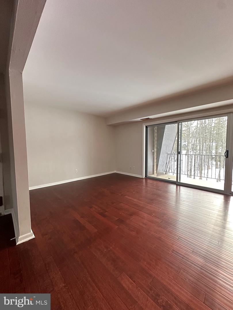 11625 VANTAGE HILL RD #22B Property Photo 1