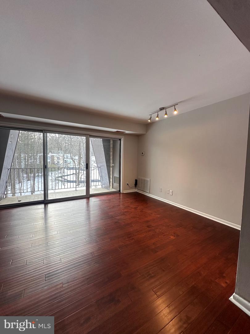 11625 Vantage Hill Rd #22b Property Photo 3