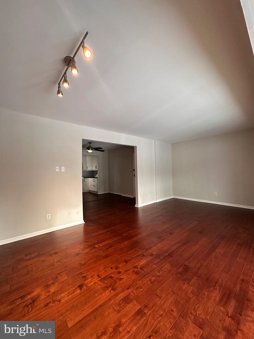 11625 Vantage Hill Rd #22b Property Photo 5
