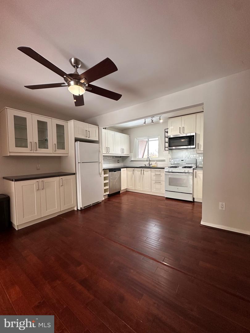11625 Vantage Hill Rd #22b Property Photo 7