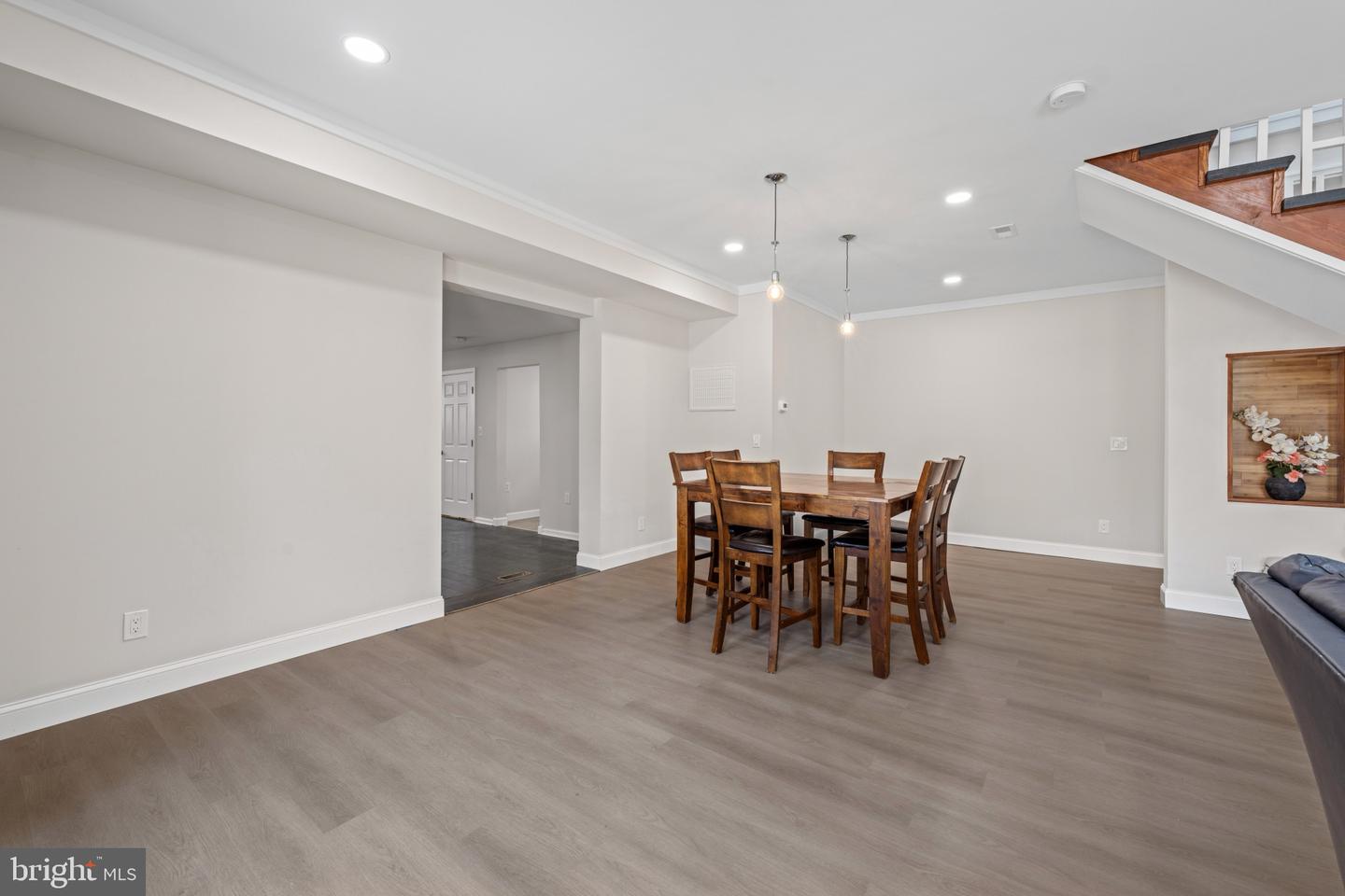 6467 Third St Property Photo 8