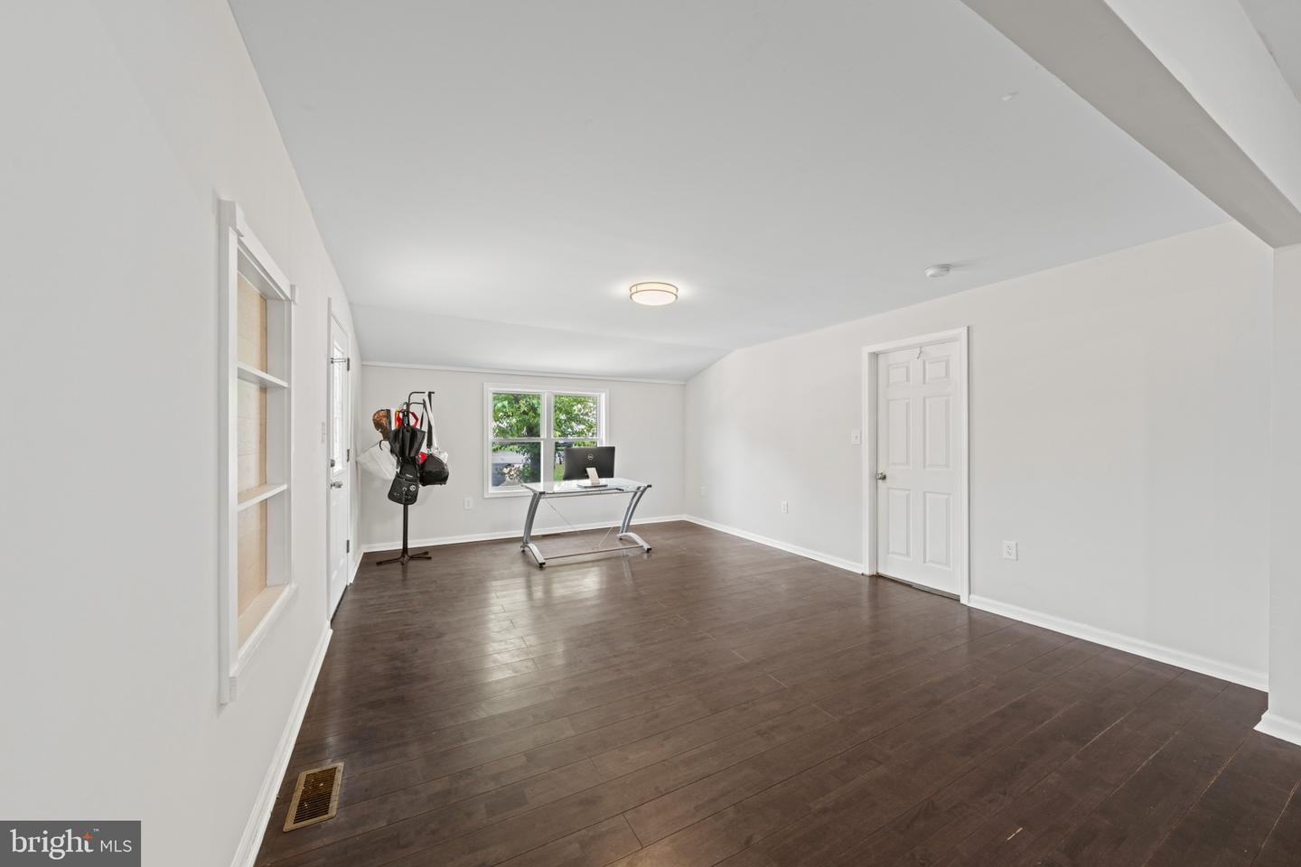 6467 Third St Property Photo 14