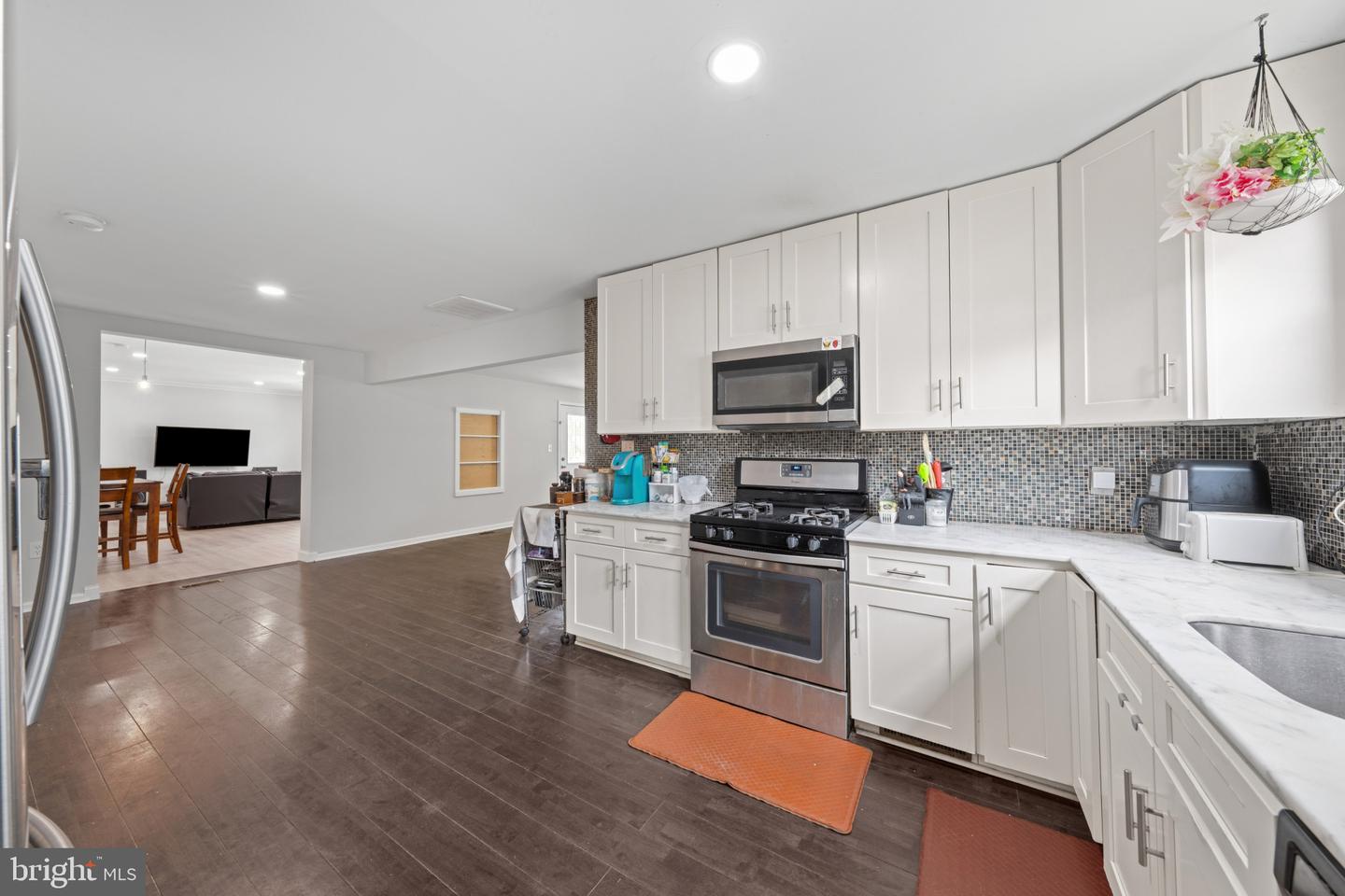 6467 Third St Property Photo 18