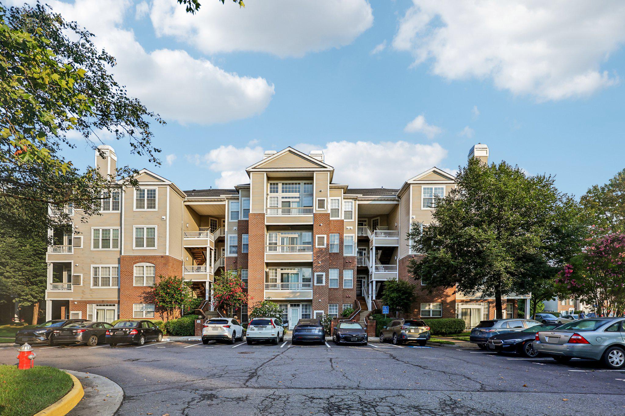 4200 Mozart Brigade Ln #v Property Photo 2