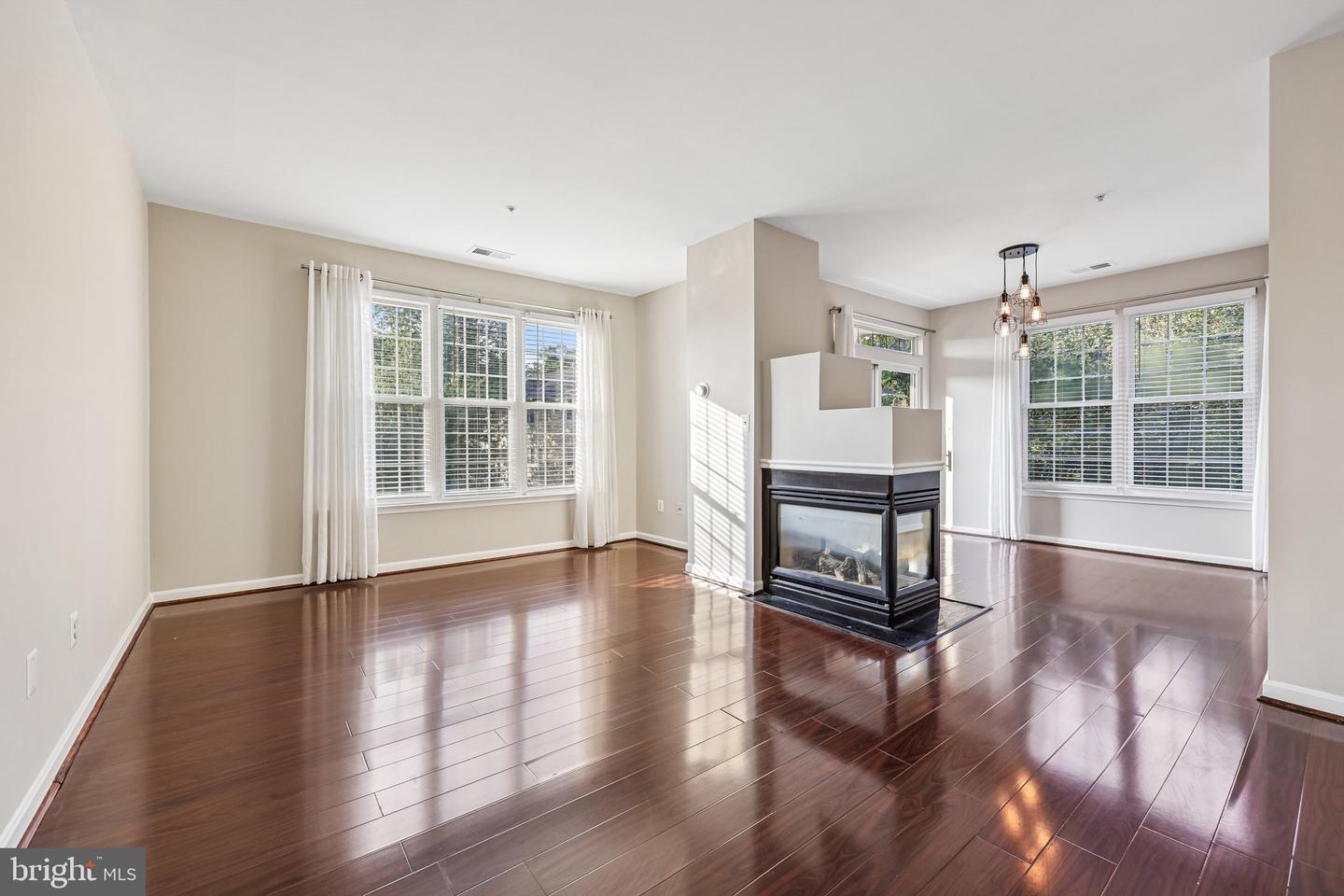 4200 Mozart Brigade Ln #v Property Photo 5