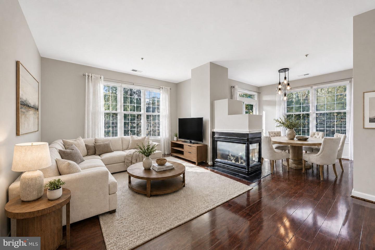 4200 Mozart Brigade Ln #v Property Photo 6