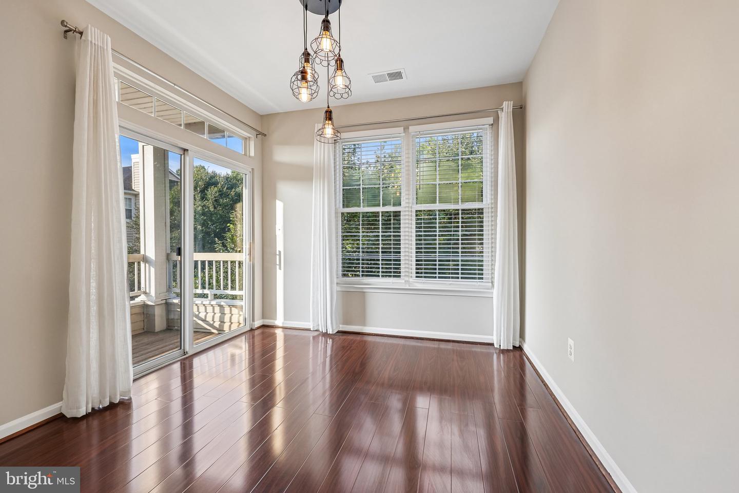 4200 Mozart Brigade Ln #v Property Photo 11