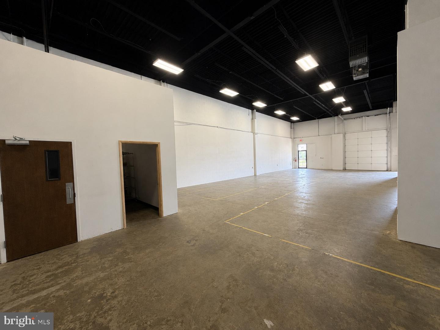 8196 Terminal Rd #o Property Photo 3