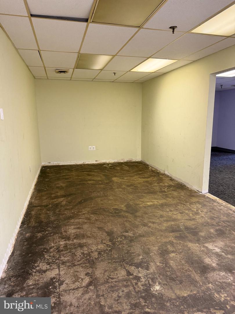 8196 Terminal Rd #o Property Photo 10