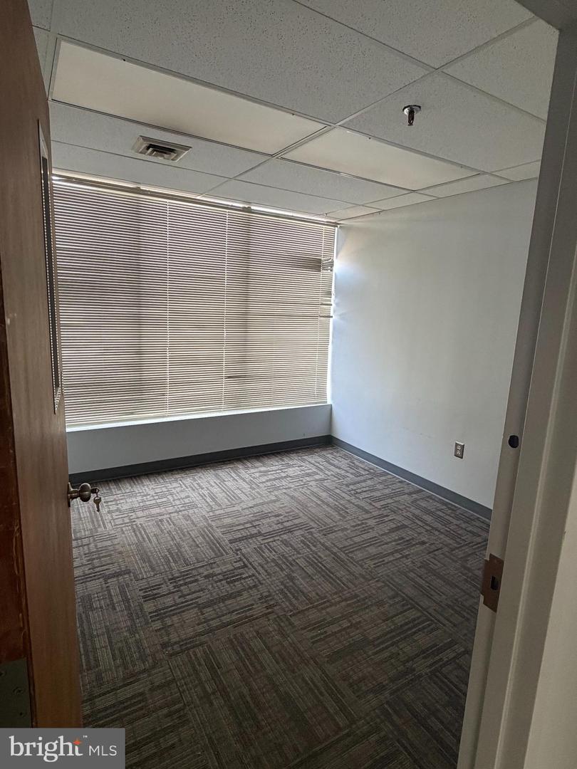 8196 Terminal Rd #o Property Photo 12