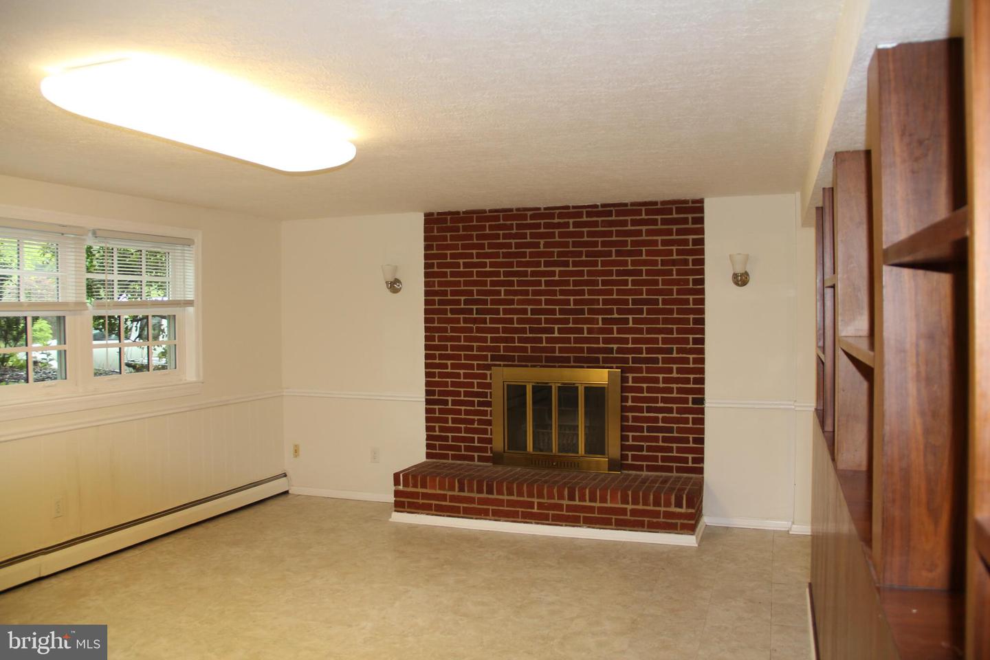 1103 Delf Dr Property Photo 14
