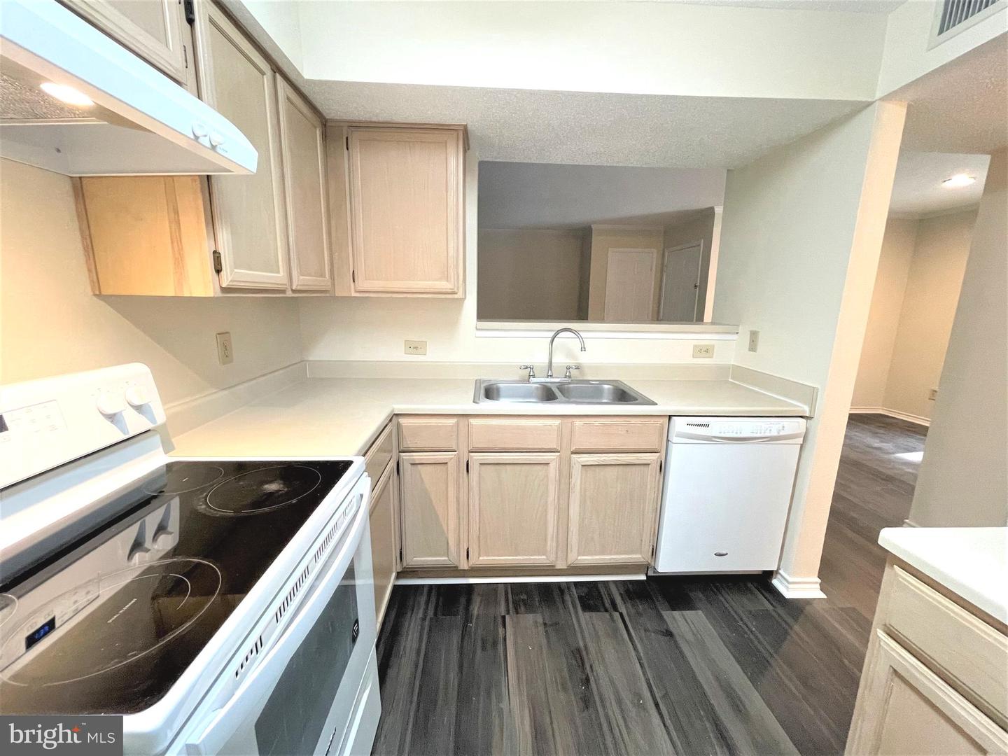 1505 Lincoln Way #101 Property Photo 14