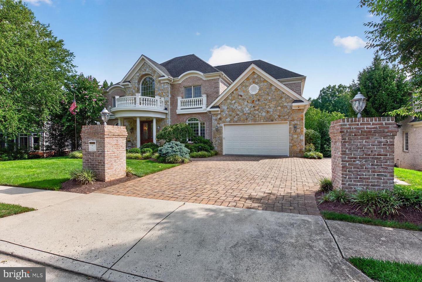 6245 Linway Ter Property Photo 2