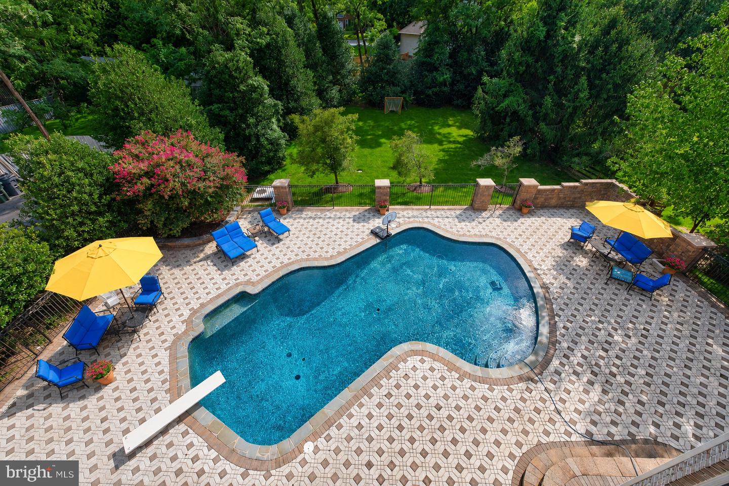 6245 Linway Ter Property Photo 13