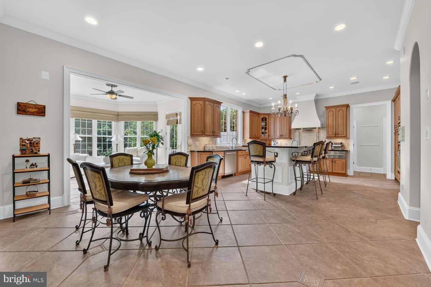 6245 Linway Ter Property Photo 14