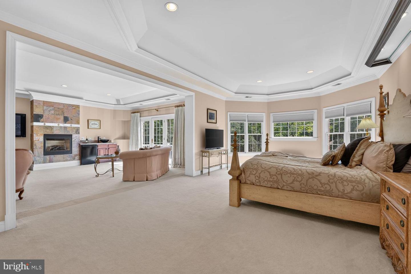 6245 Linway Ter Property Photo 28