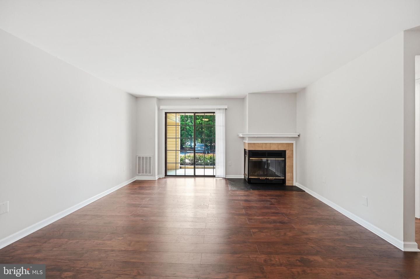 6911 Mary Caroline Cir #a Property Photo 4