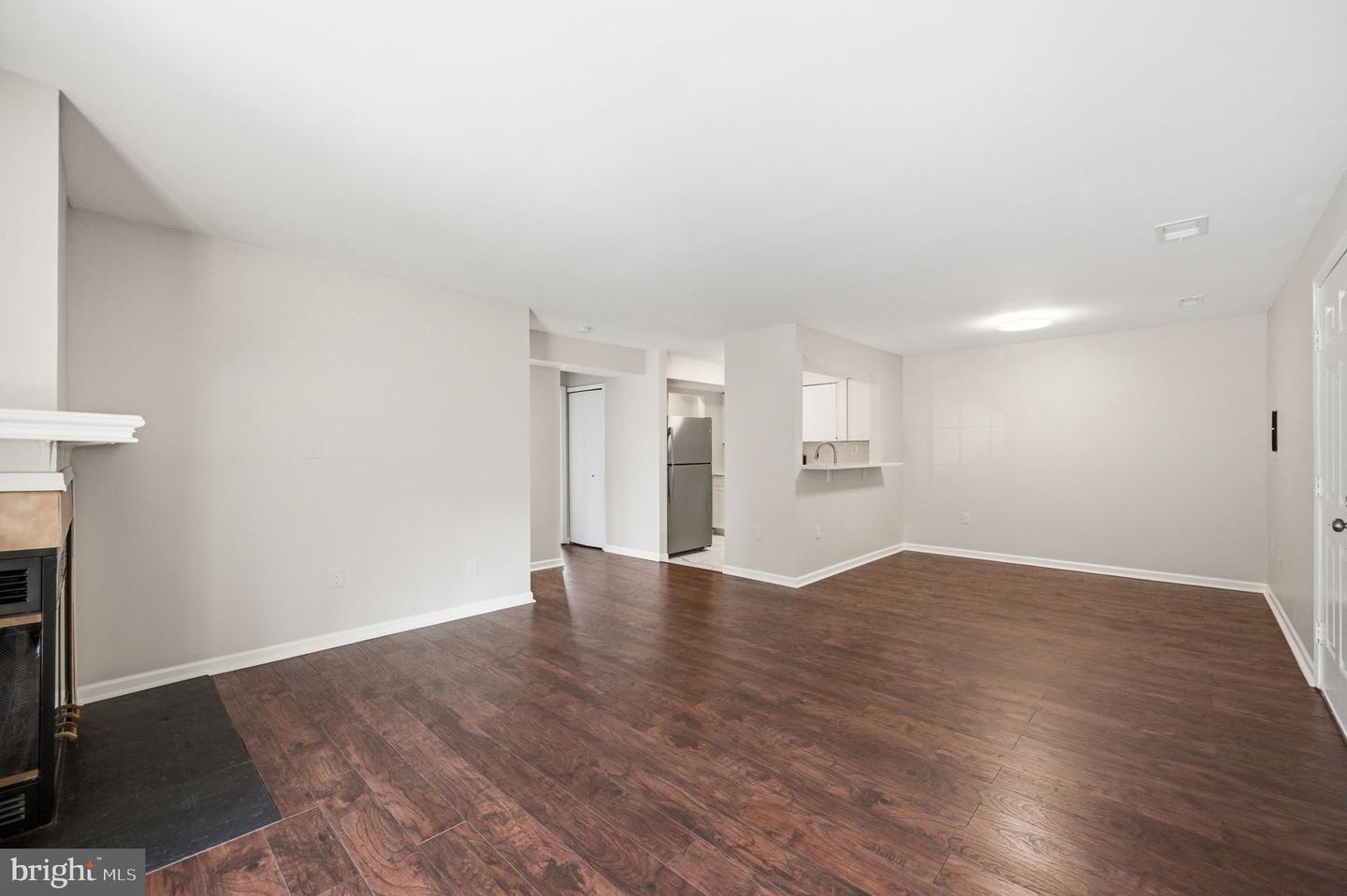 6911 Mary Caroline Cir #a Property Photo 8