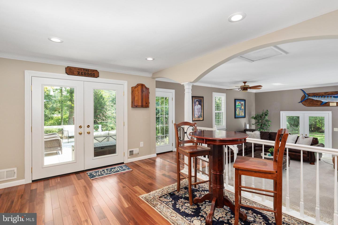 10618 Shadow Ln Property Photo 17