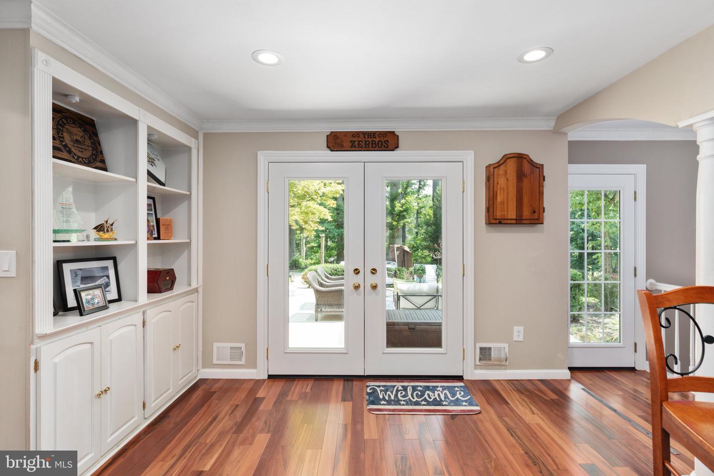 10618 Shadow Ln Property Photo 18