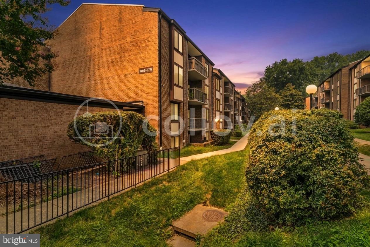9710 Kingsbridge Dr #104 Property Photo 1