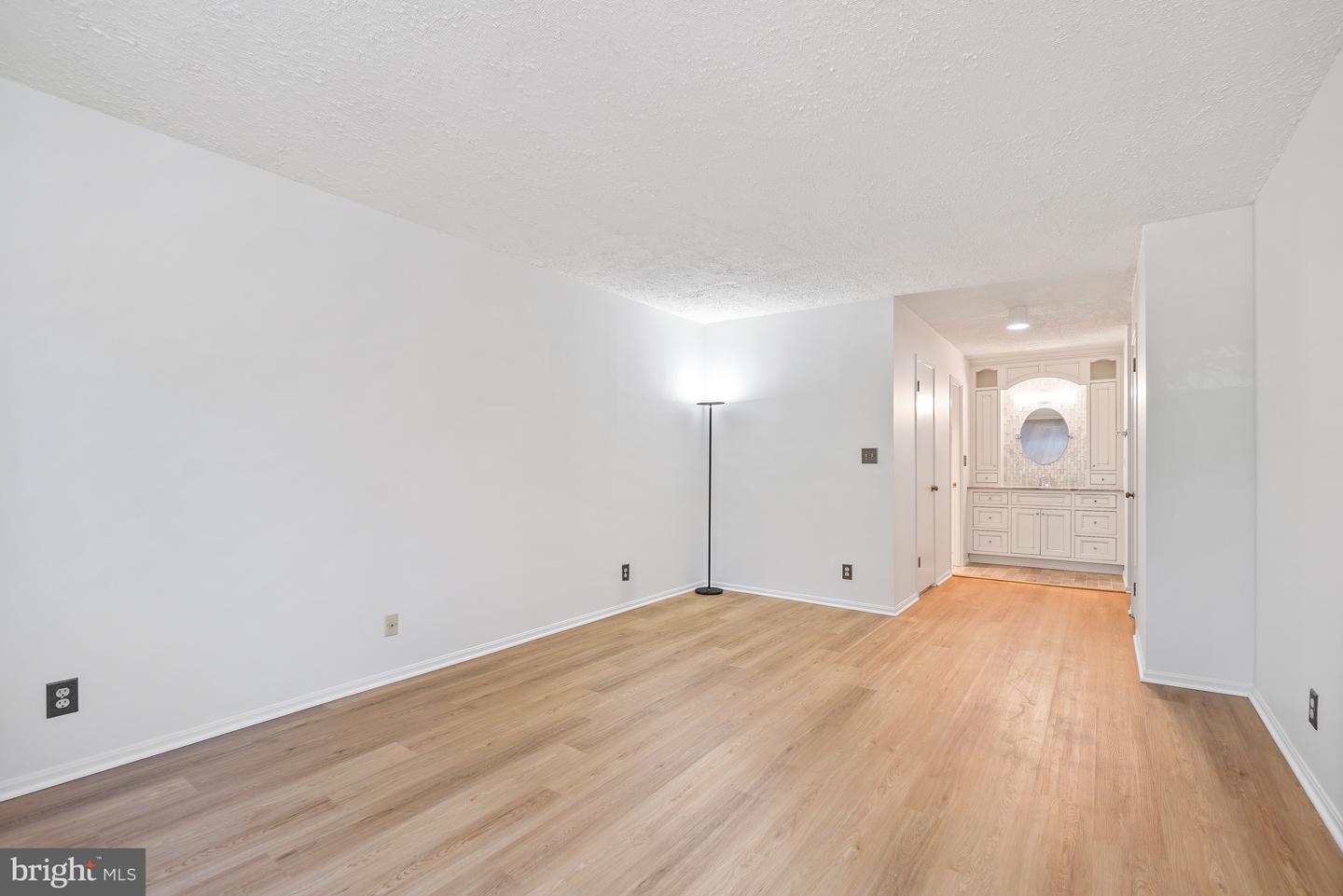 5902 Mount Eagle Dr #315 Property Photo 18