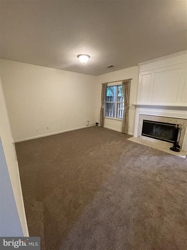 7507 Lamoyne Ct Property Photo 4