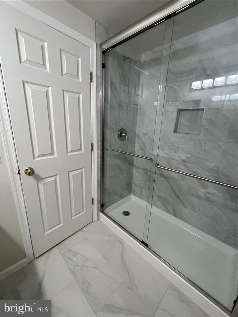 7507 Lamoyne Ct Property Photo 6