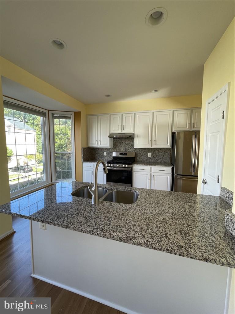 7507 Lamoyne Ct Property Photo 10