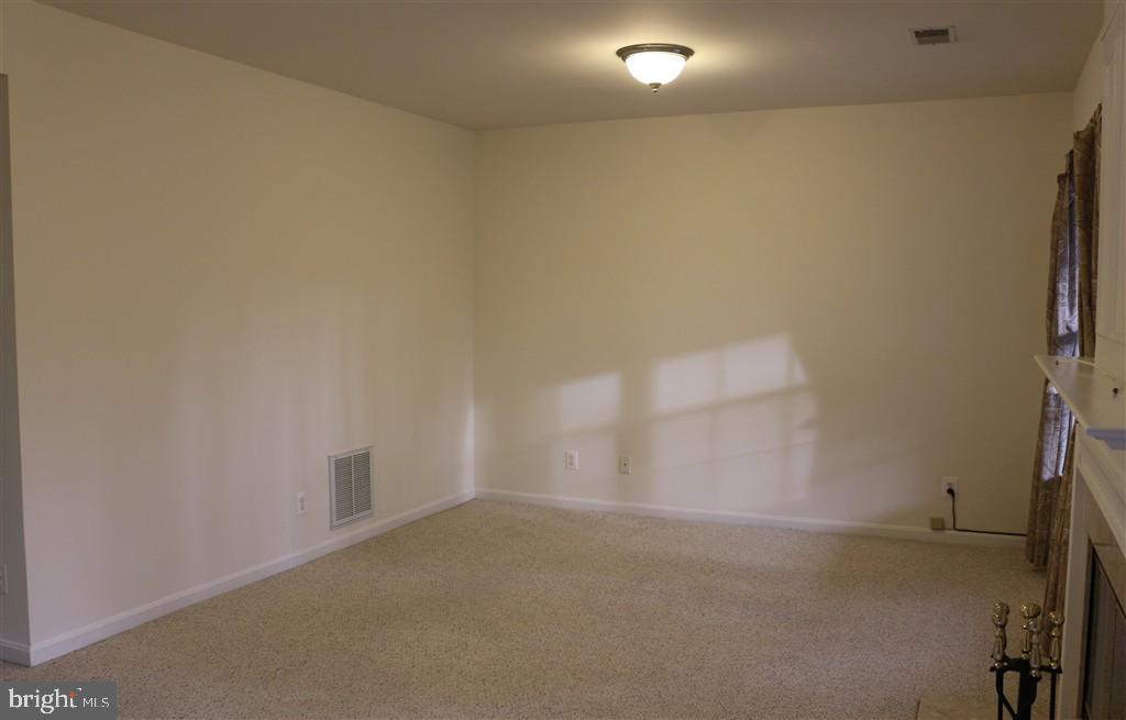 7507 Lamoyne Ct Property Photo 13