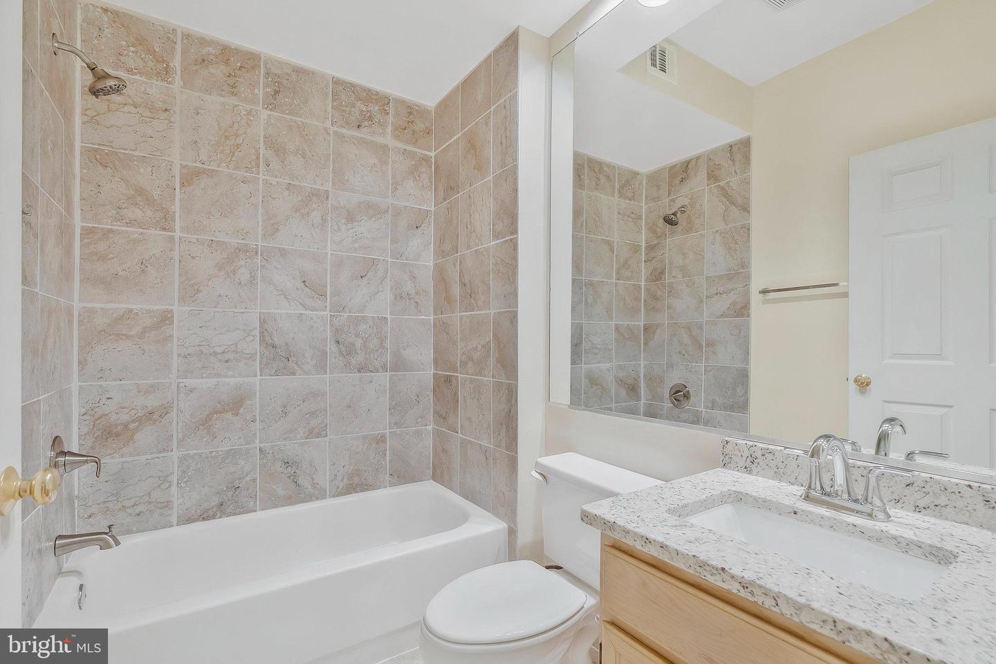 1319 Garden Wall Ct #404 Property Photo 12
